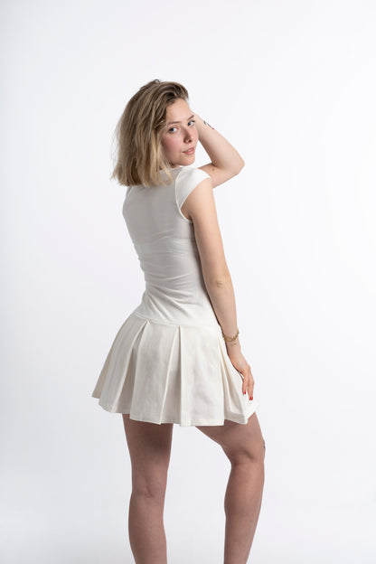 Aurelia Dress in cotone biologico – vista posteriore su modella