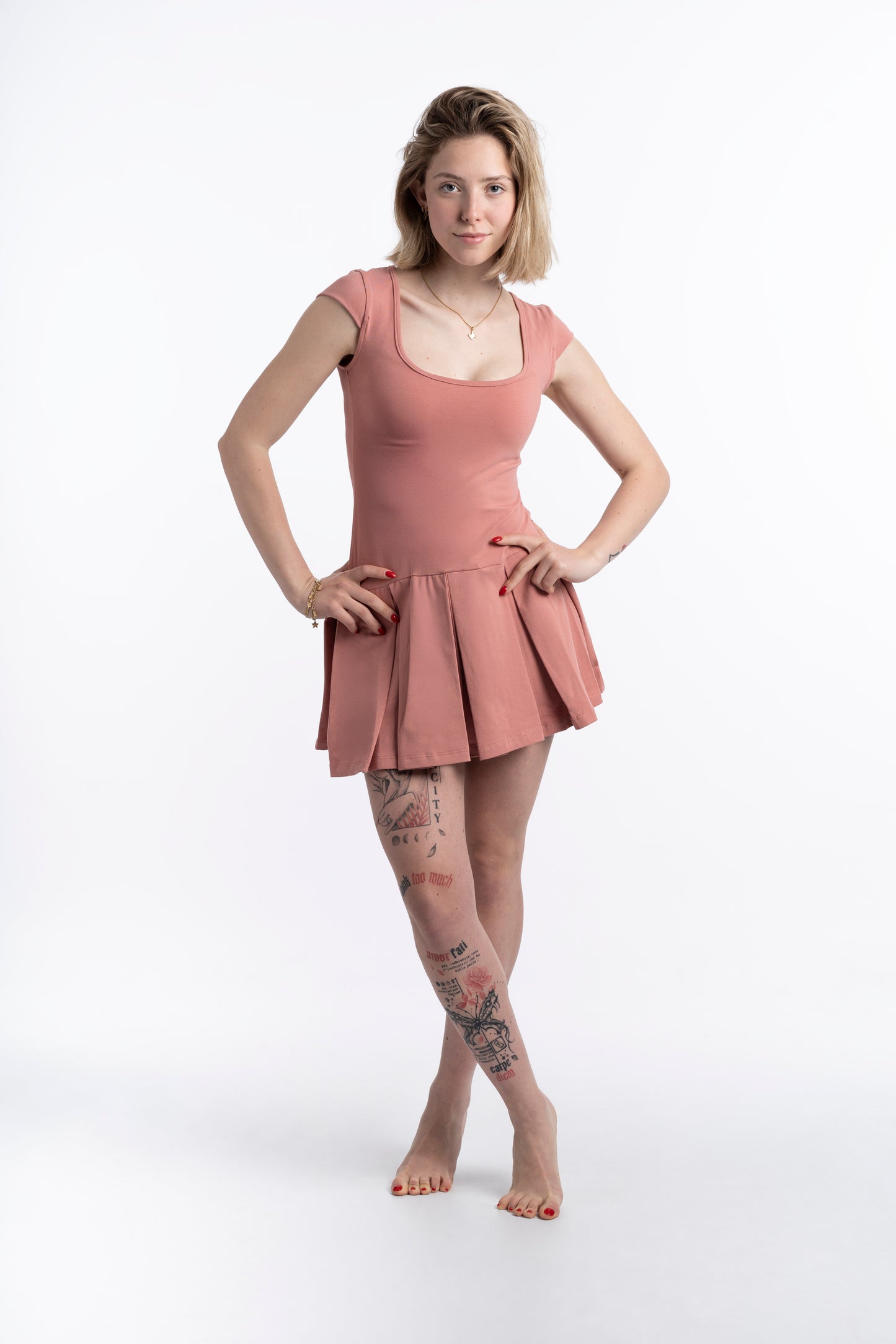 abito donna rosa in cotone organico con design comodo e raffinato